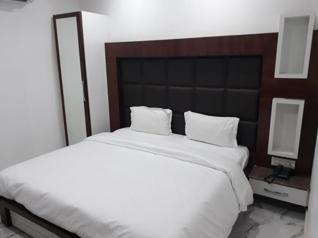 Hotel Neelam Moga Ludhiana Zewnętrze zdjęcie