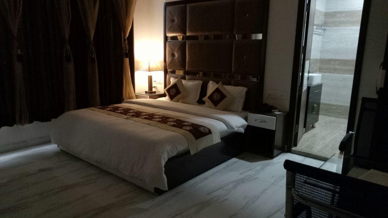 Hotel Neelam Moga Ludhiana Zewnętrze zdjęcie
